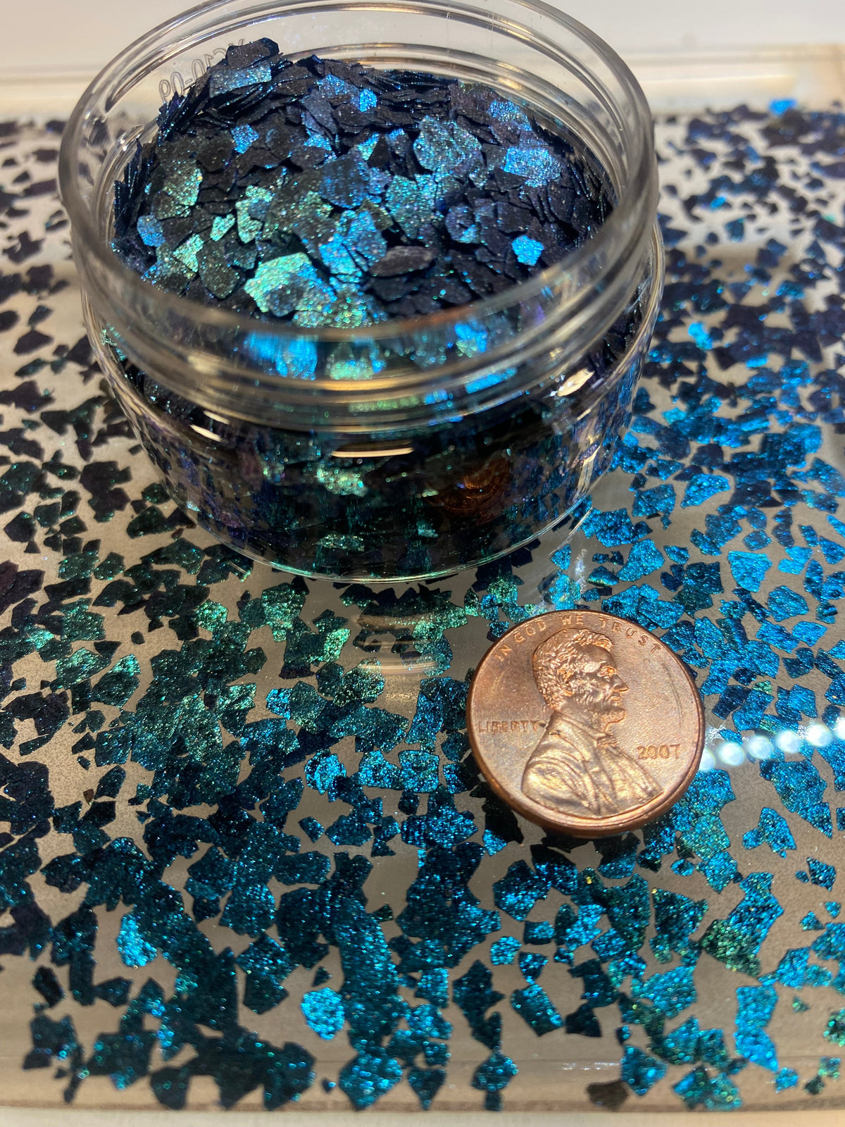 Turquoise-Blue Chromatic Flakes
